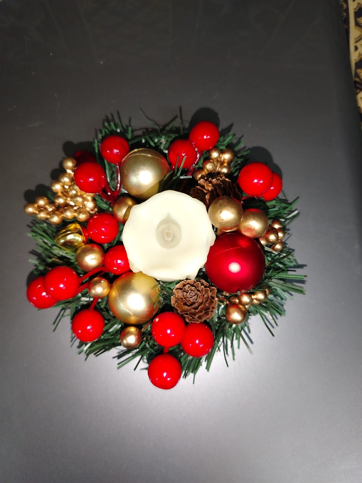 A handmade Christmas table centerpiece 🎄